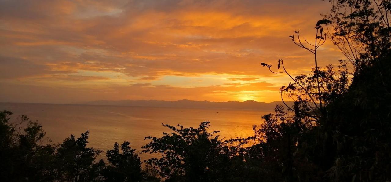 Bed and Breakfast Lonos Circle Private Garden Romblon Экстерьер фото