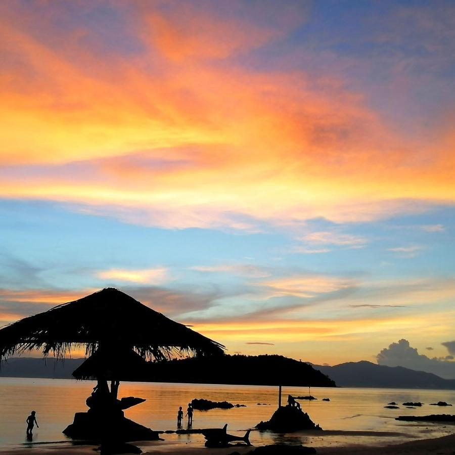 Bed and Breakfast Lonos Circle Private Garden Romblon Экстерьер фото